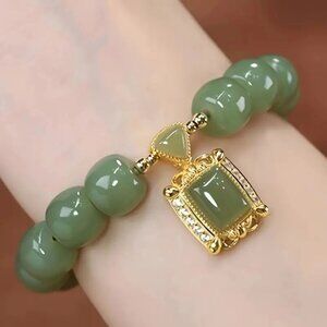 Green Faux Jade Beaded Bracelet Elegant Hand Jewelry Decoration Chinese Style